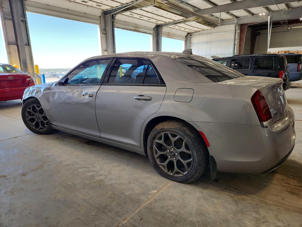 2016 Chrysler 300 S - Фото 2