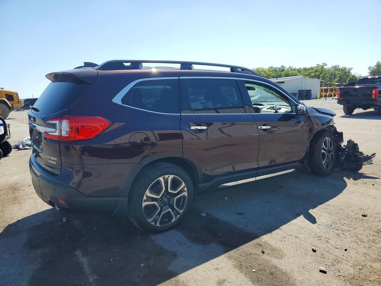 2023 Subaru Ascent Touring - Image 3