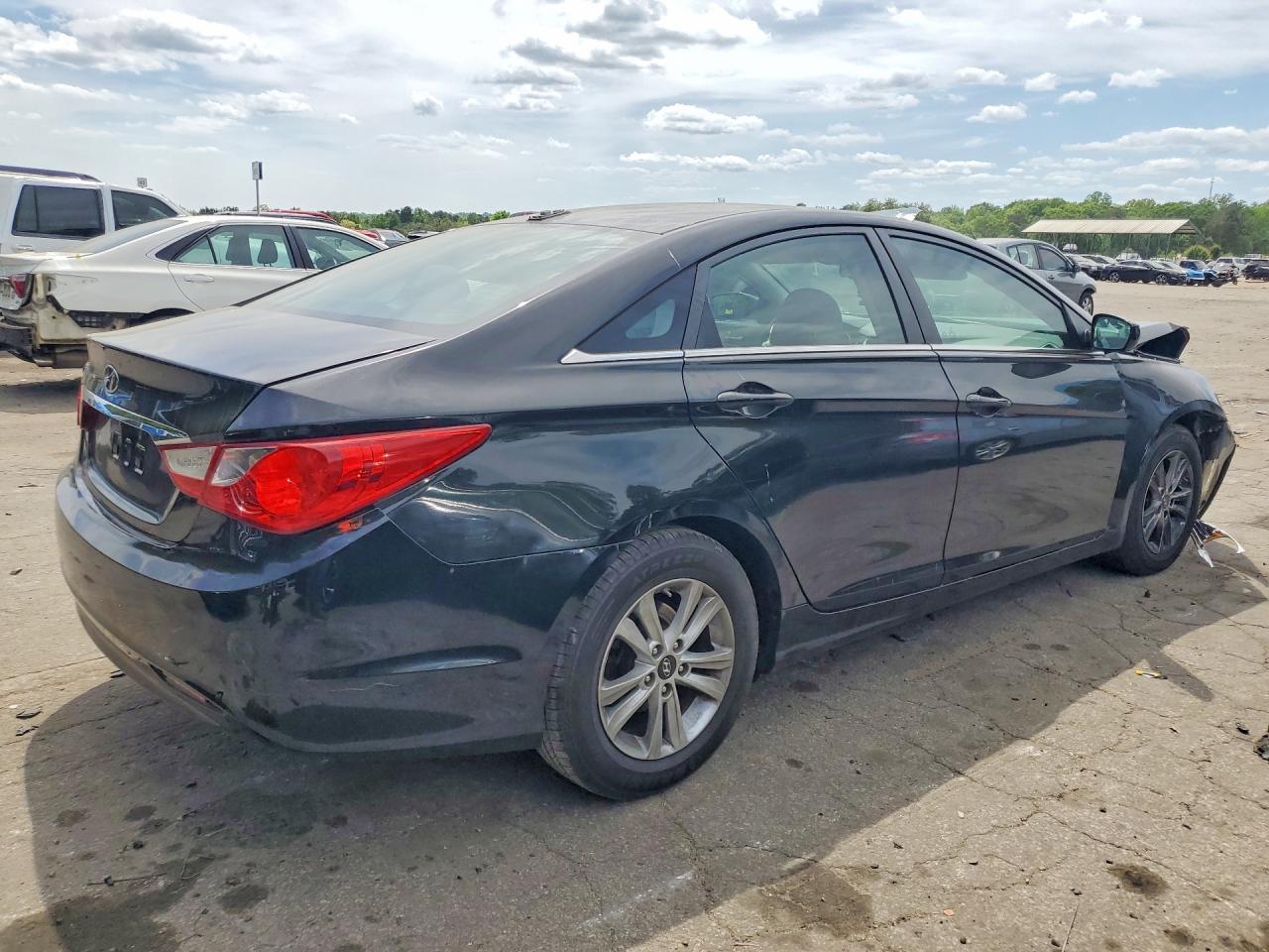 2013 Hyundai Sonata Gls - Image 3