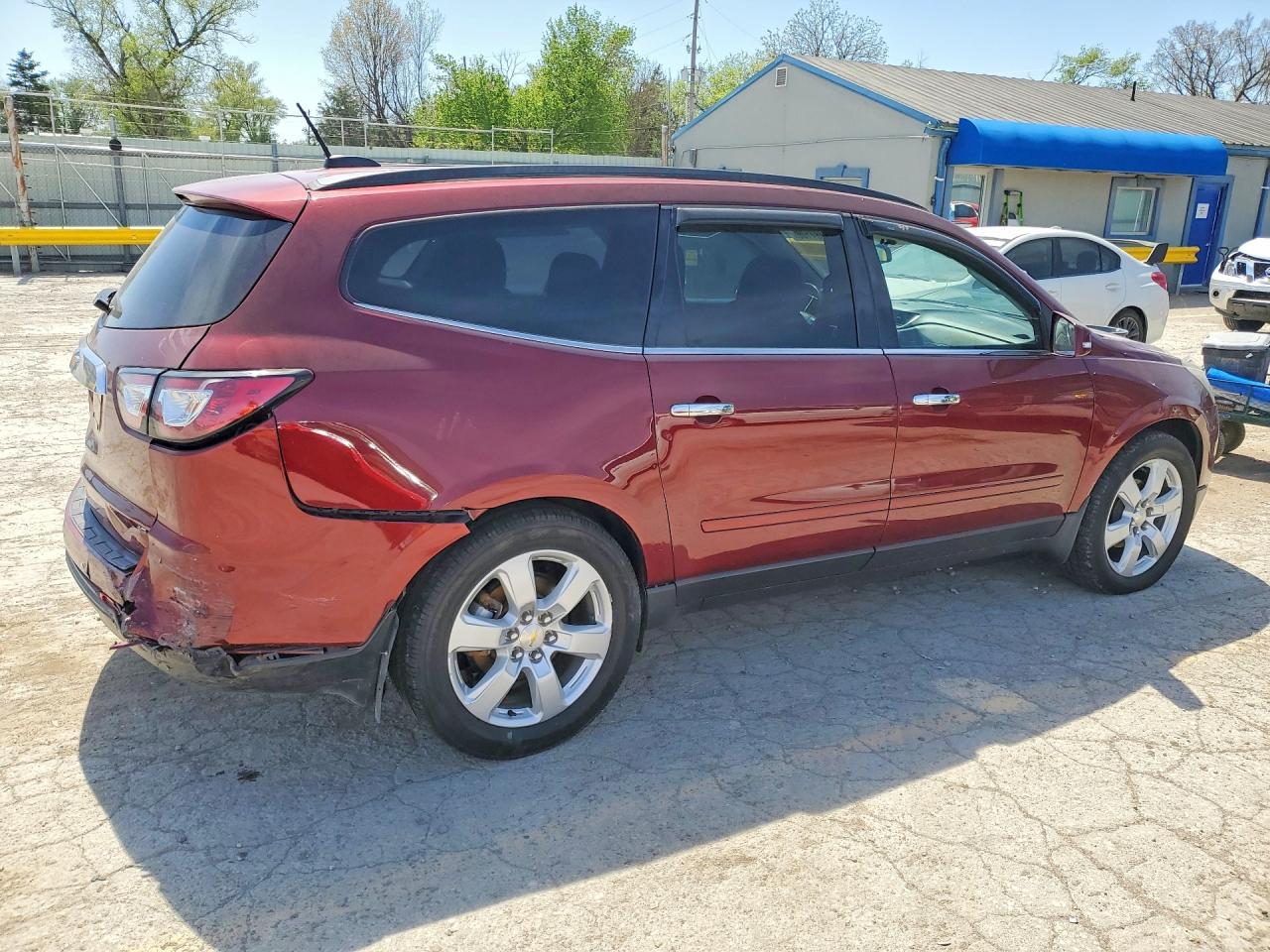 2017 Chevrolet Traverse Lt - Image 3