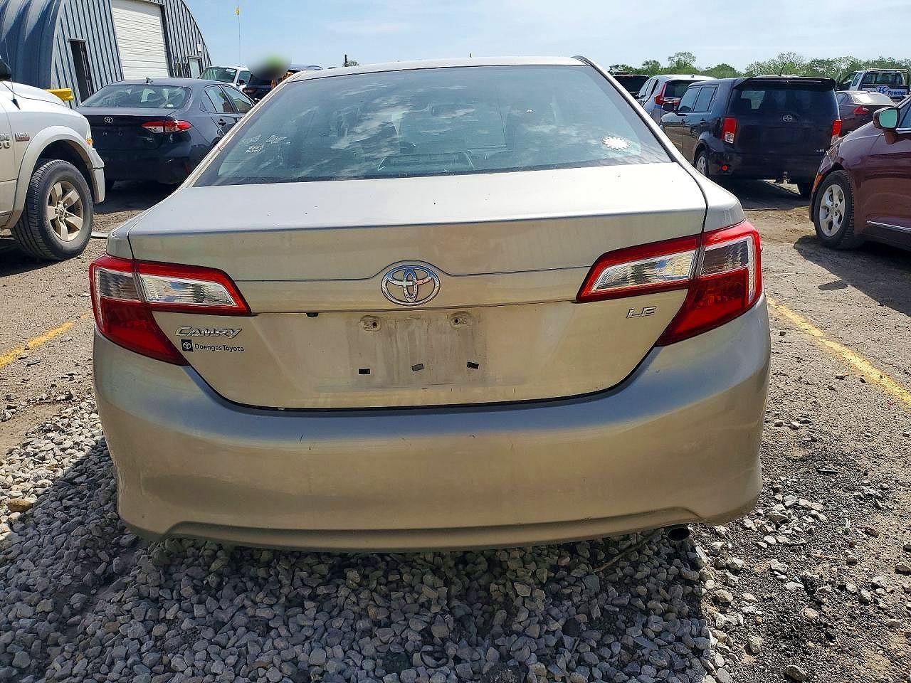 2014 Toyota Camry Le - Фото 6