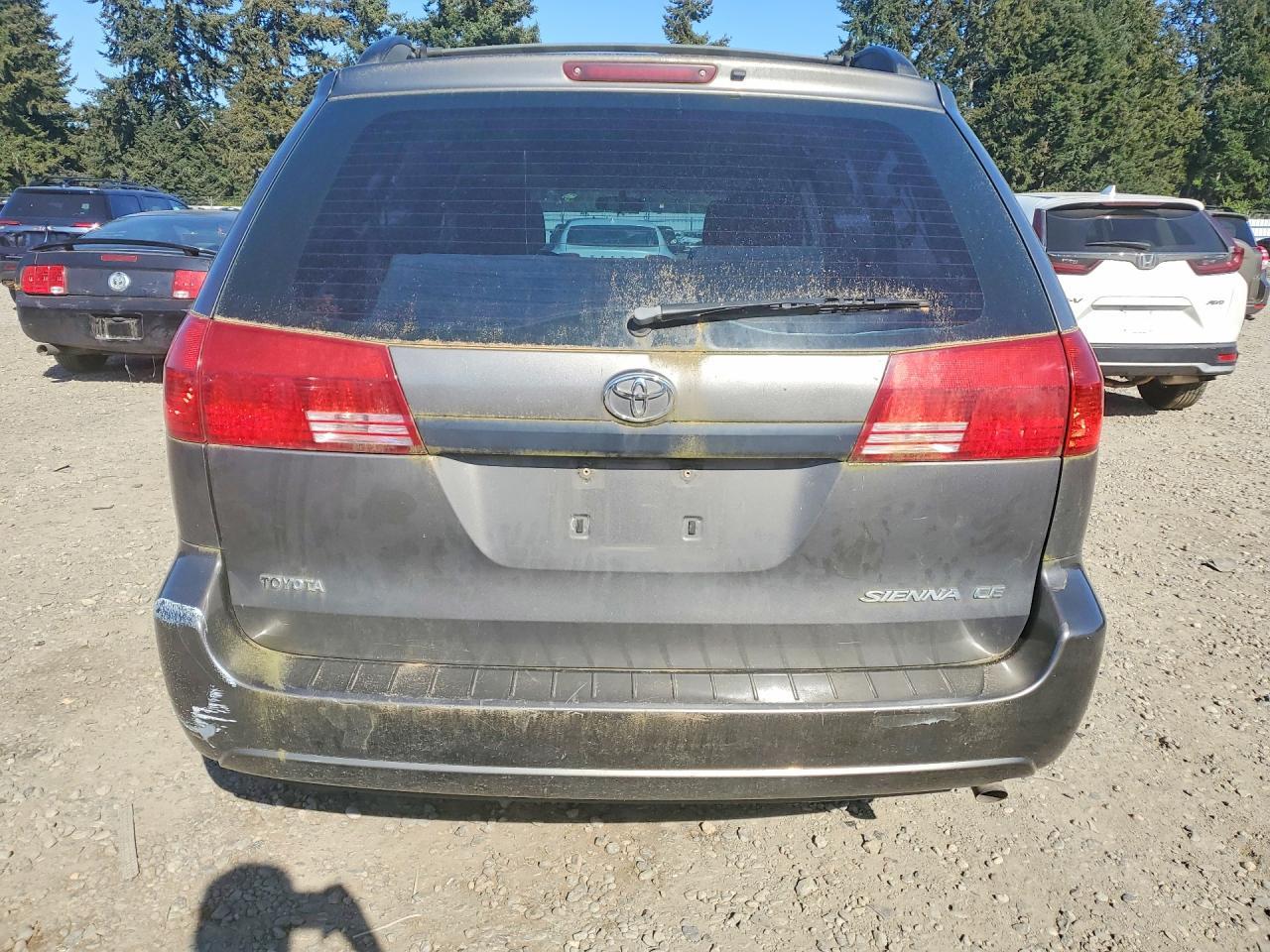 2005 Toyota Sienna Ce 7-Passenger - Фото 6