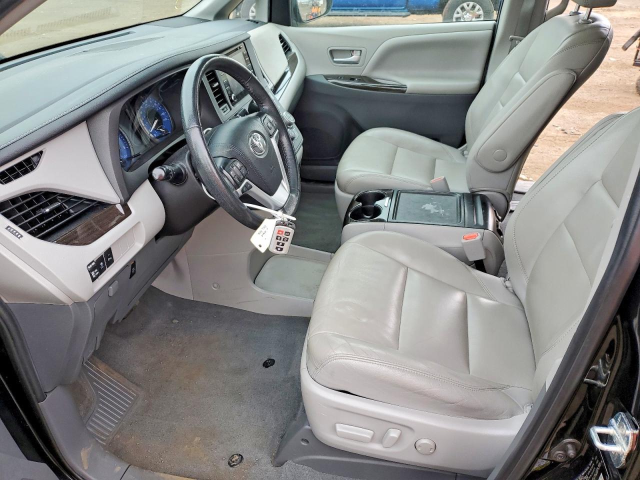 2020 Toyota Sienna Xle 7-Passenger - Фото 7