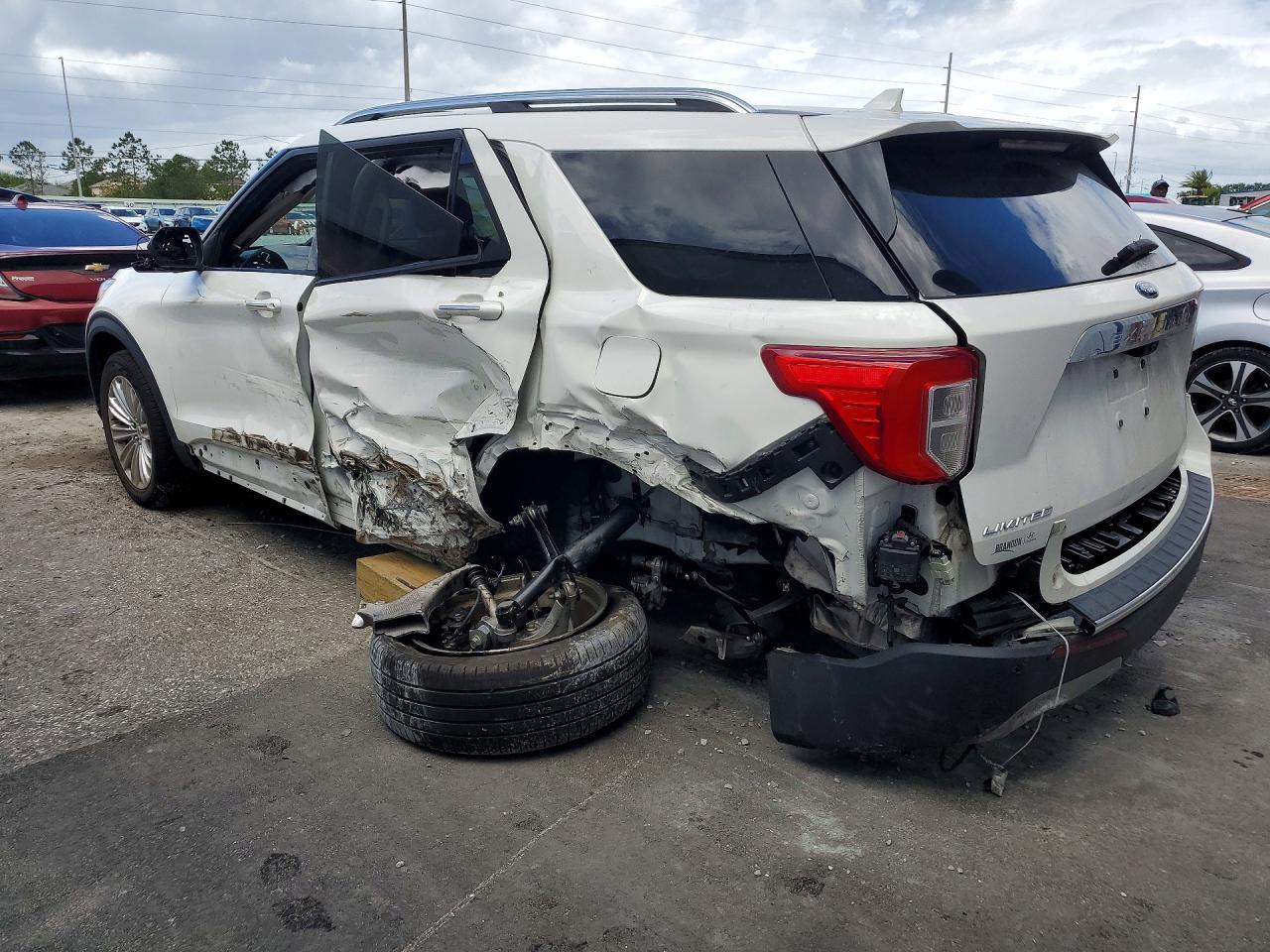 2022 Ford Explorer Limited - Image 2