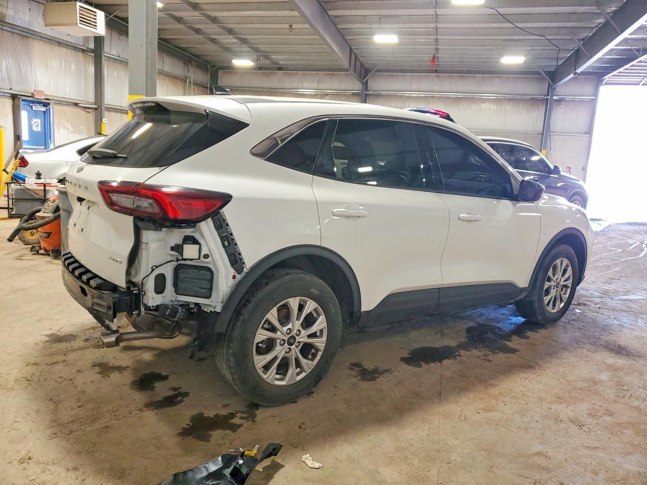 2023 Ford Escape Active - Фото 3