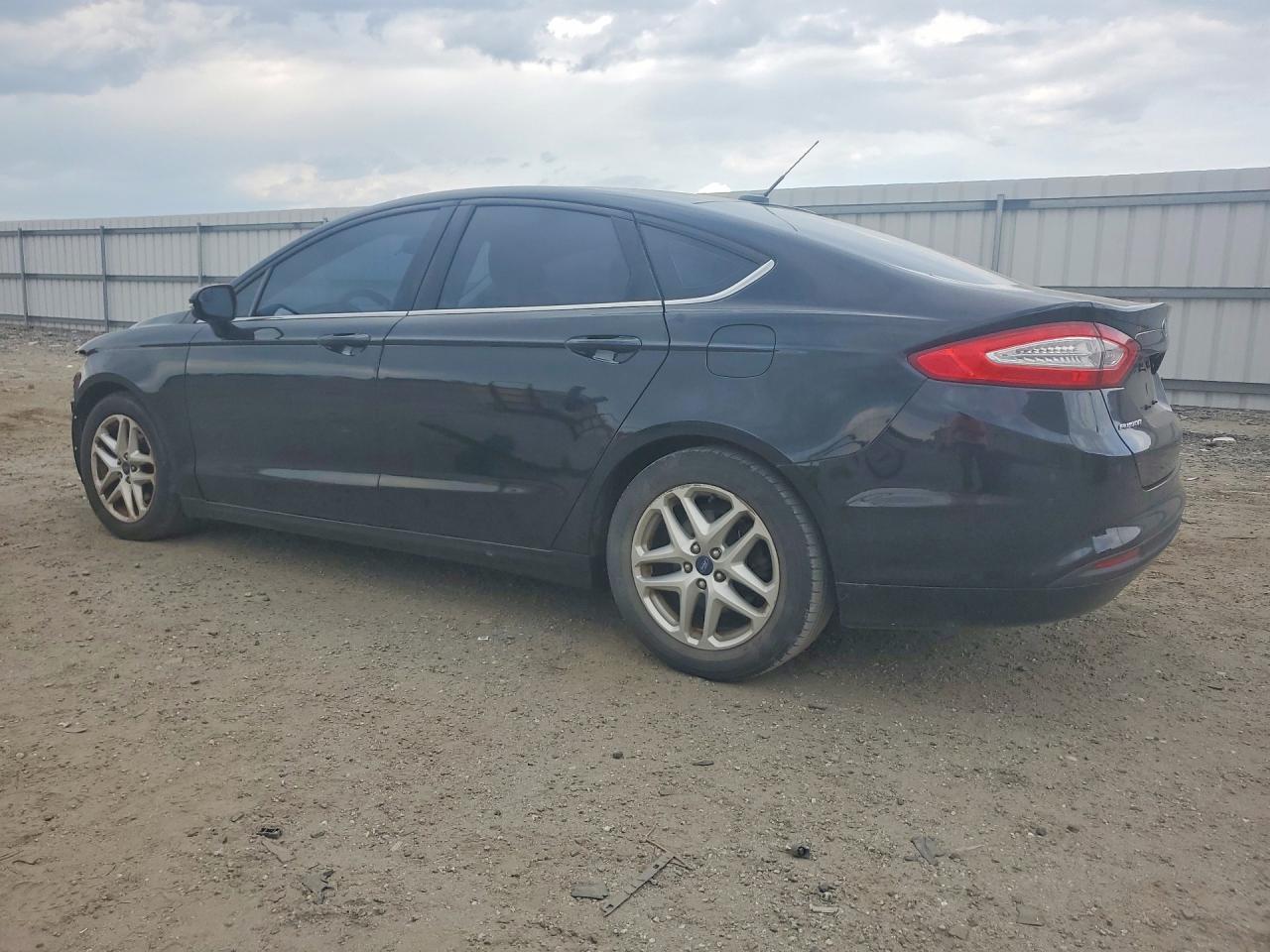 2016 Ford Fusion Se - Image 2