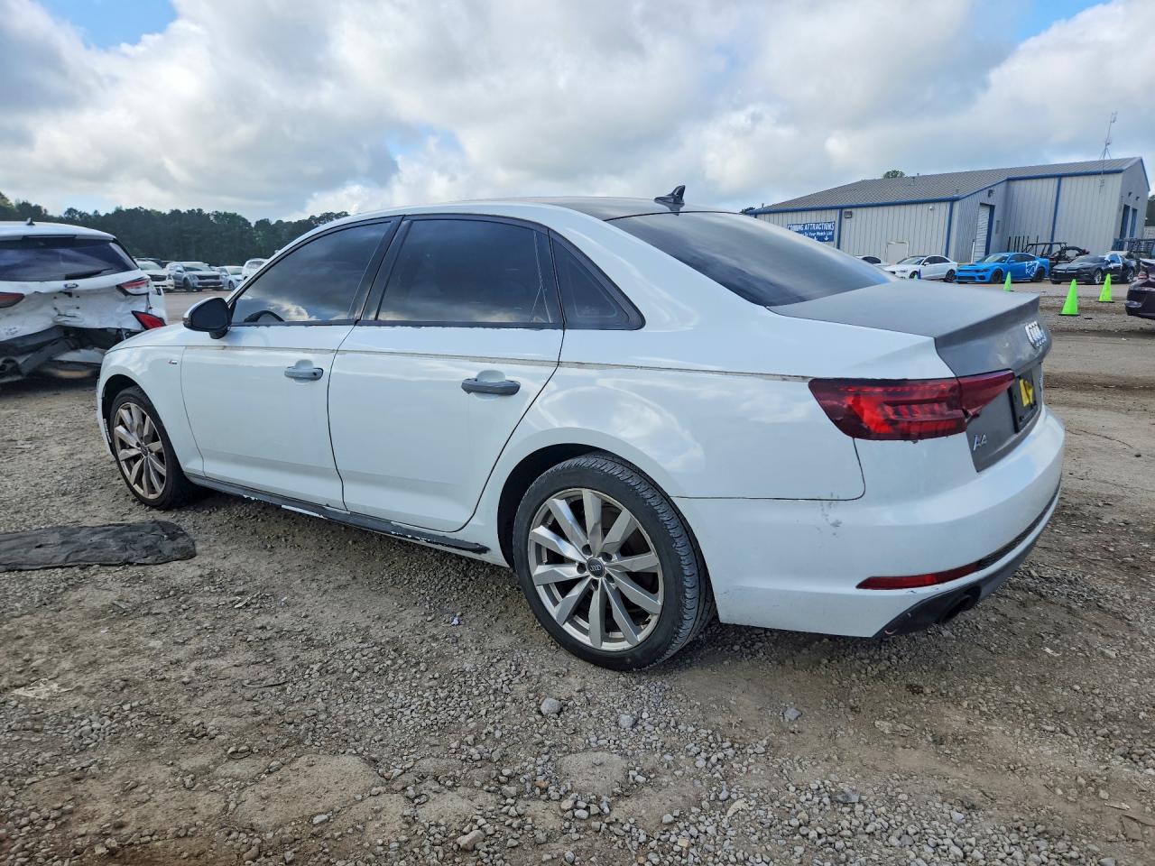 2018 Audi A4 Tech Premium - Фото 2