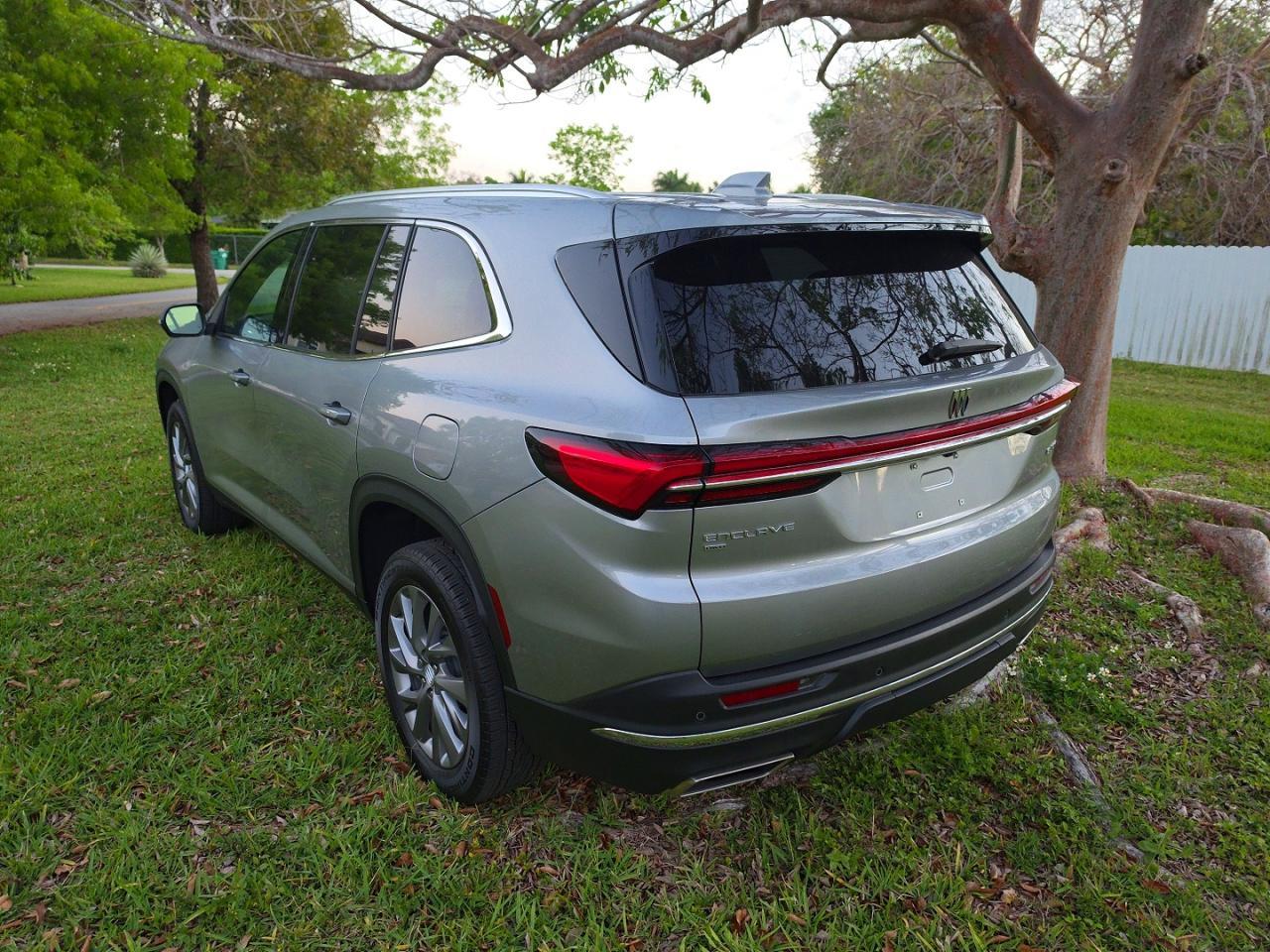 2025 Buick Enclave Preferred - Image 3