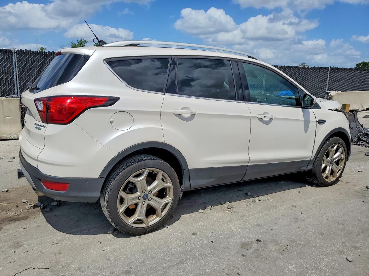 2019 Ford Escape Titanium - Фото 3