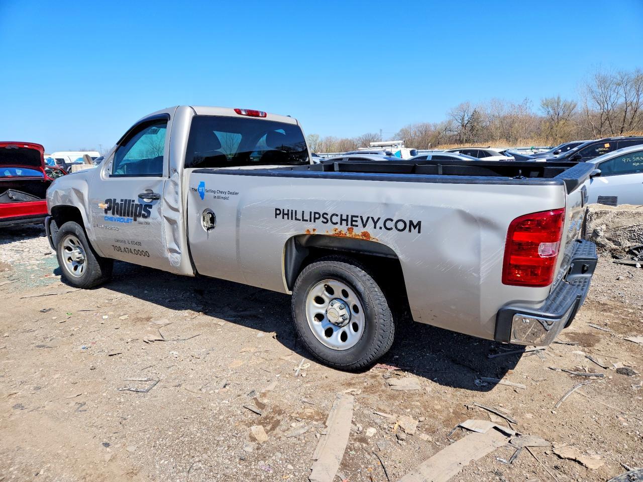 2009 Chevrolet Silverado C1500 - Image 2