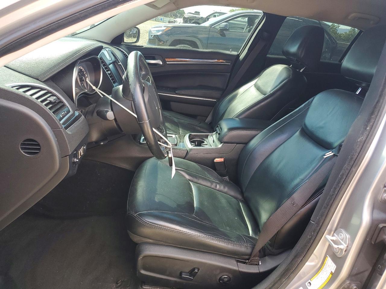 2016 Chrysler 300 Limited - Фото 7