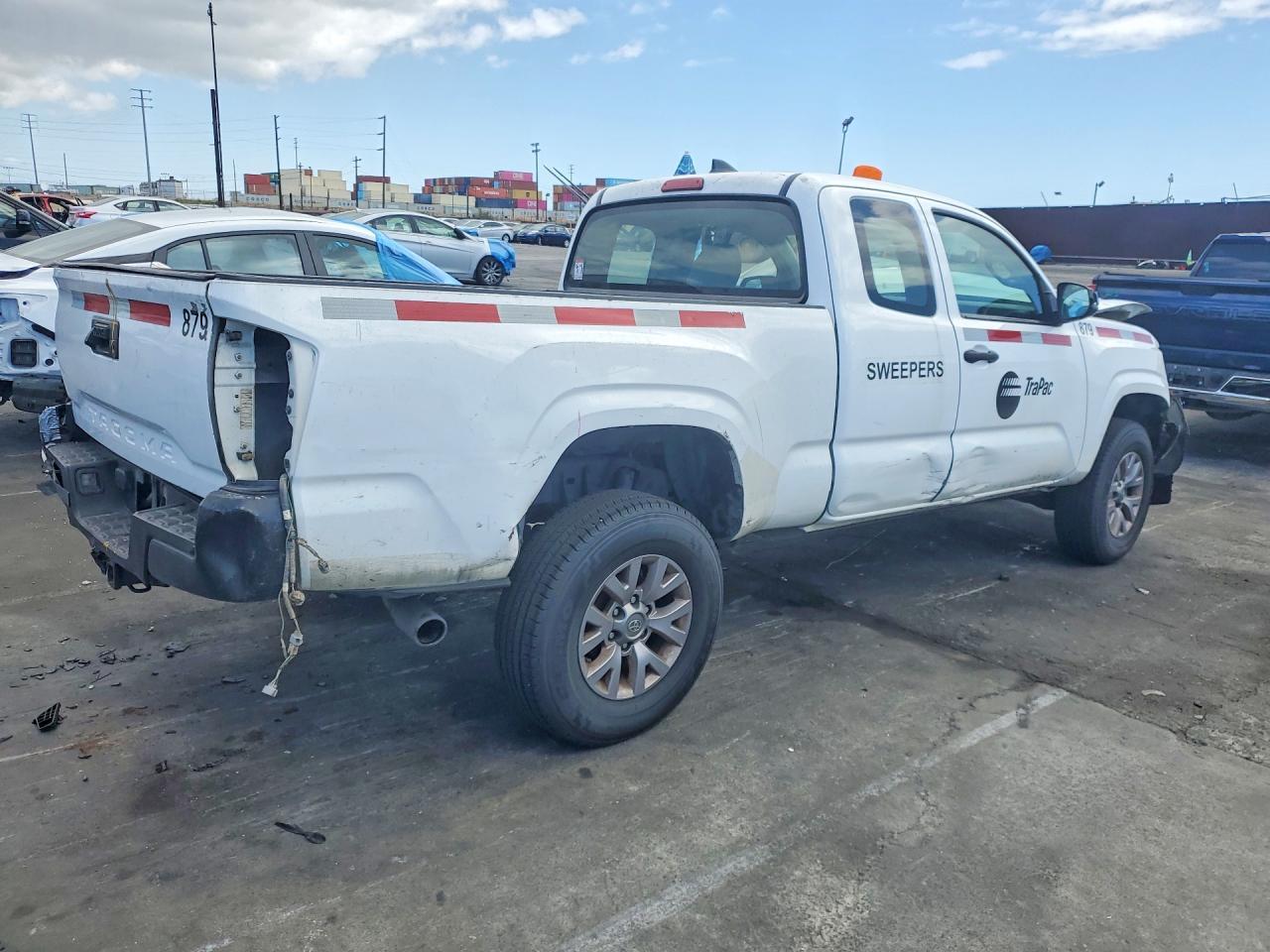 2017 Toyota Tacoma - Image 3