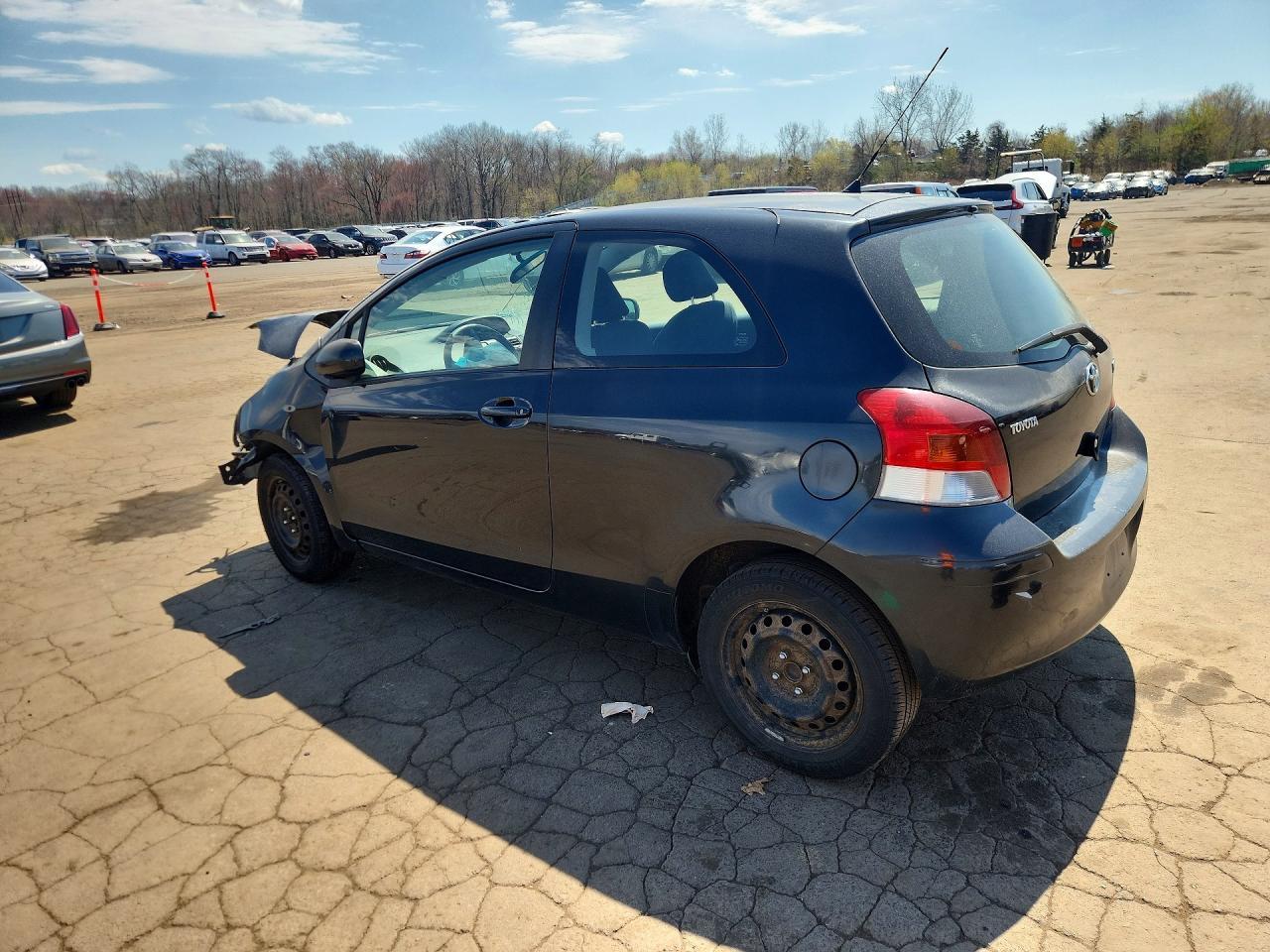 2009 Toyota Yaris Base - Фото 2
