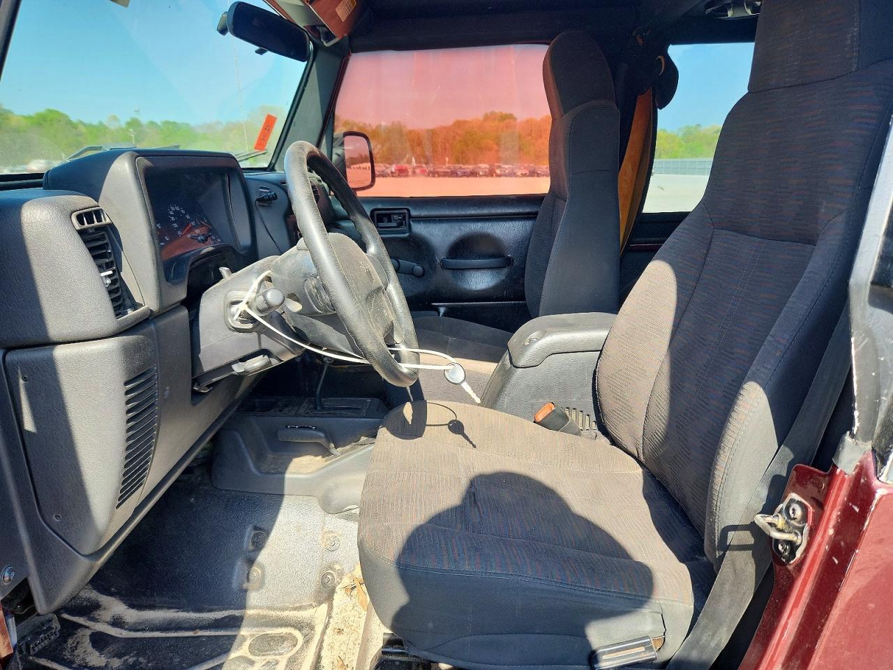 2004 Jeep Wrangler X - Image 7