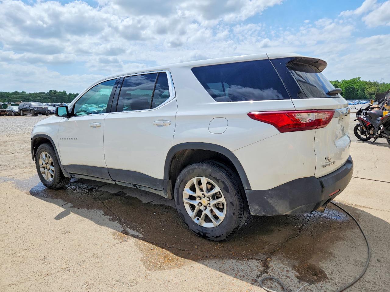 2020 Chevrolet Traverse Ls - Image 2
