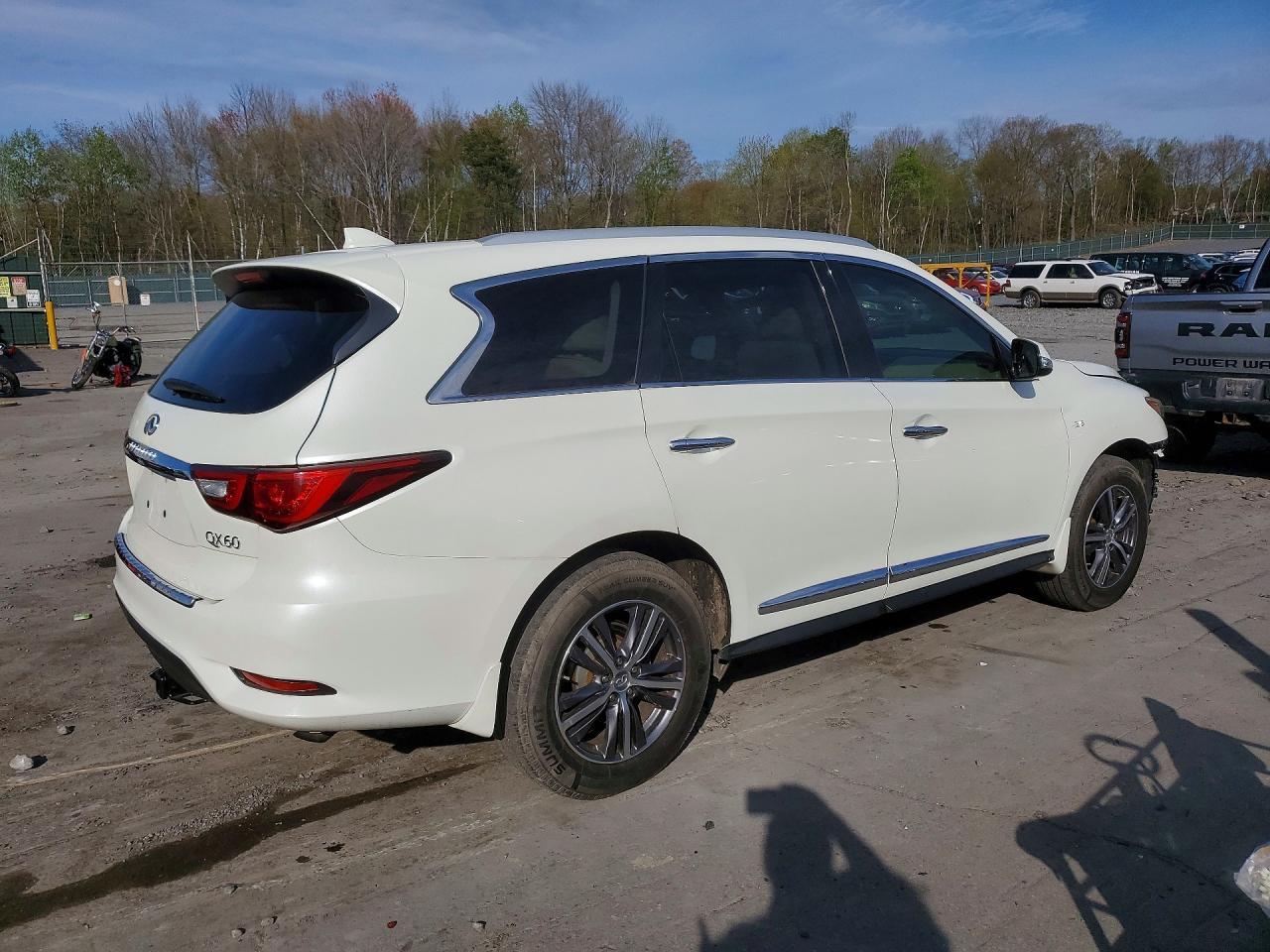 2017 Infiniti Qx60 - Image 3