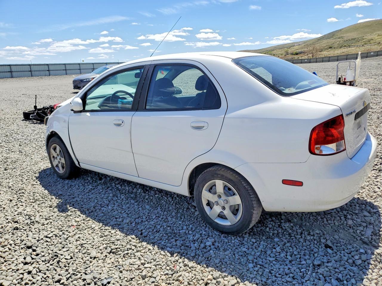 2005 Chevrolet Aveo Base - Фото 2