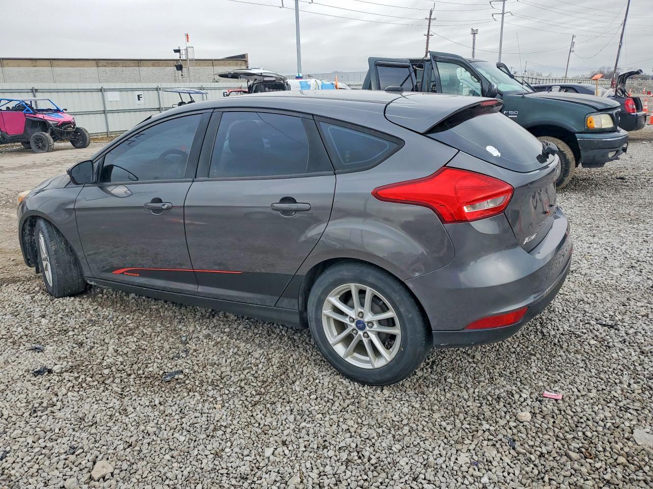 2015 Ford Focus Se - Image 2