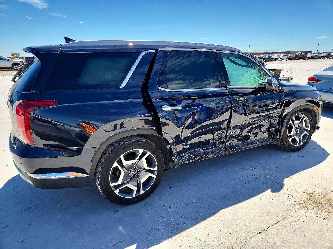 2024 Hyundai Palisade Limited - Image 3