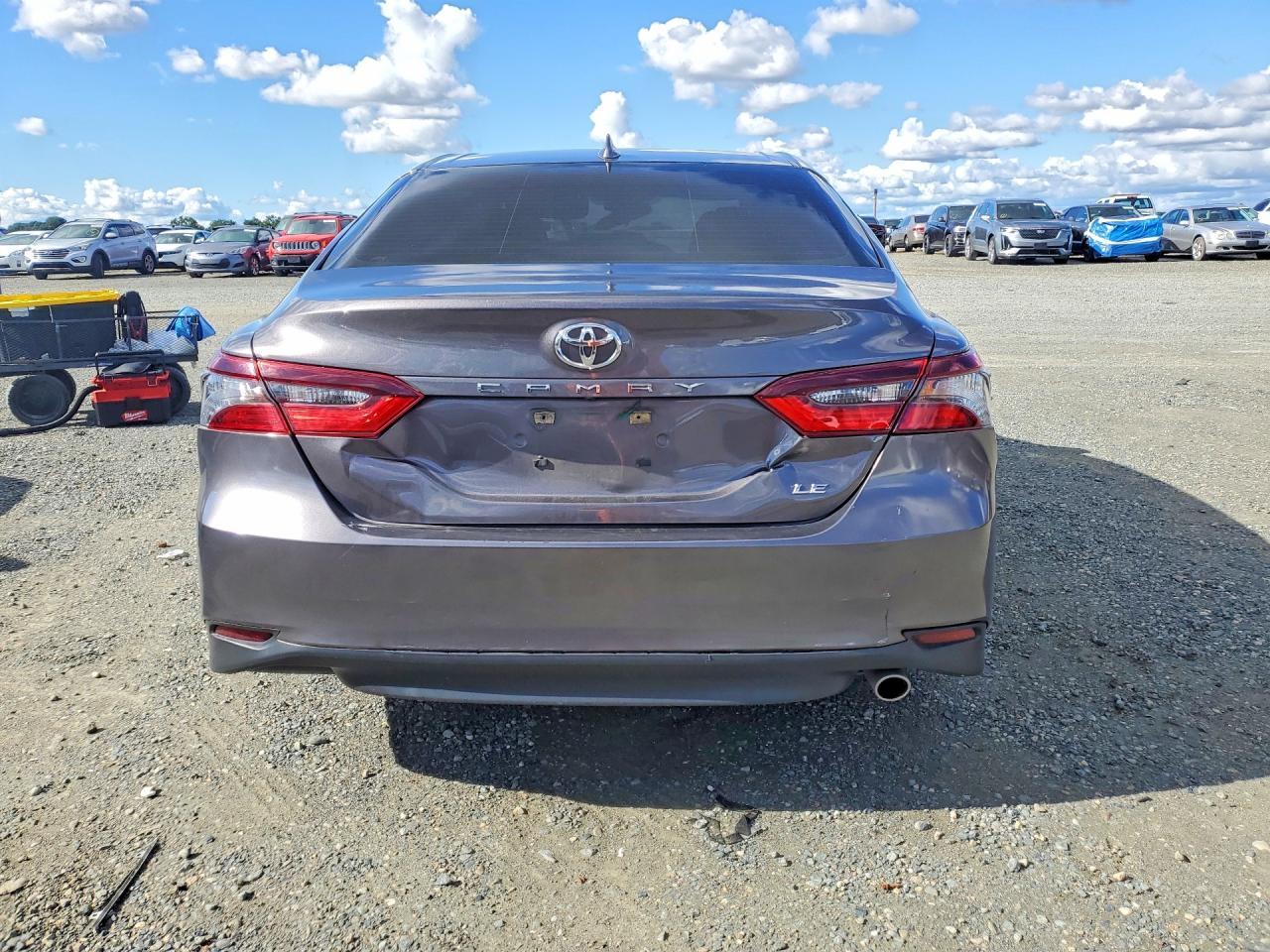 2023 Toyota Camry Le - Фото 6