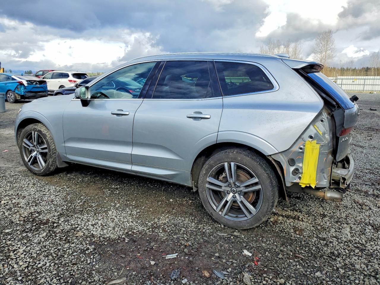 2018 Volvo Xc60 T6 Momentum - Фото 2