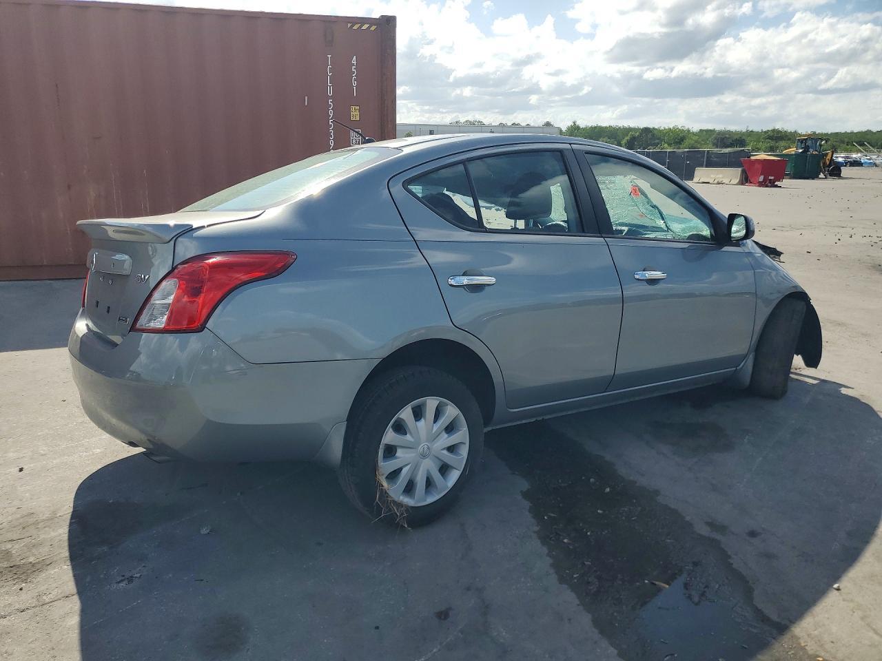 2012 Nissan Versa 1.6 S - Фото 3