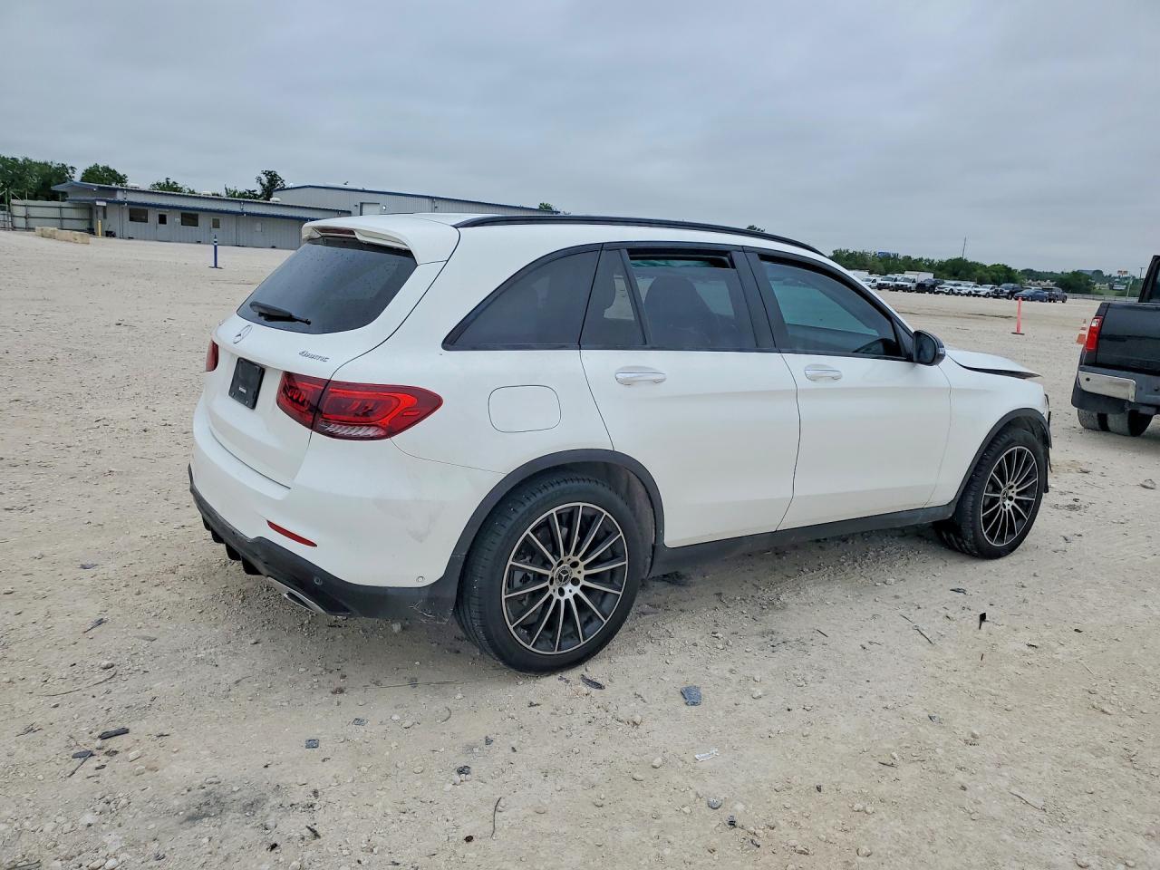 2022 Mercedes-Benz Glc 300 4Matic - Фото 3