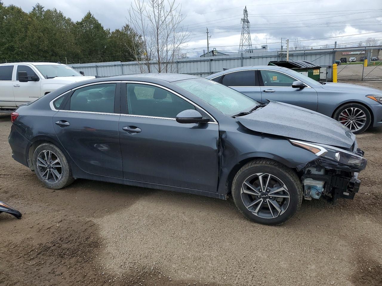 2022 Kia Forte Gt Line - Image 4