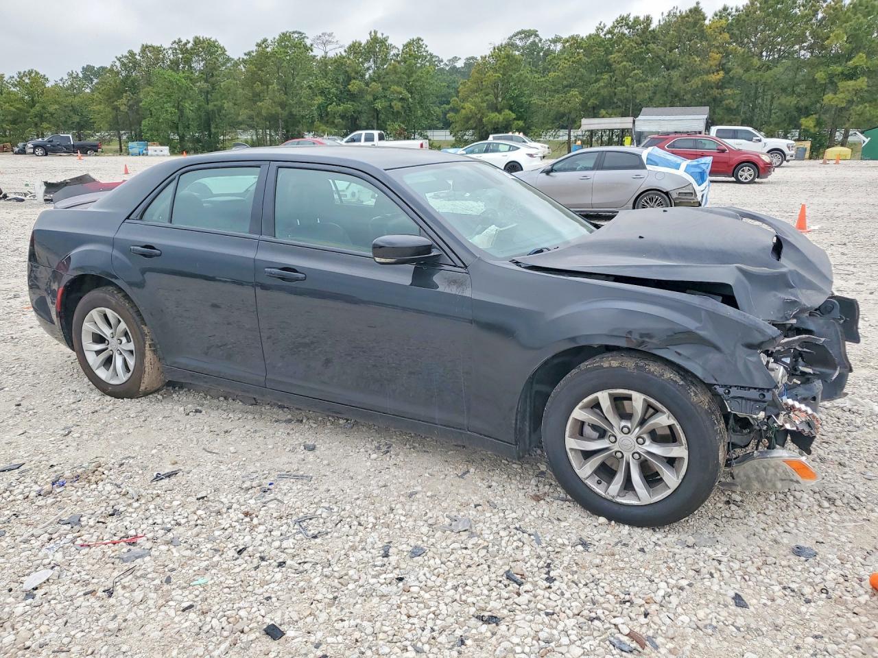2015 Chrysler 300 Limited - Image 4