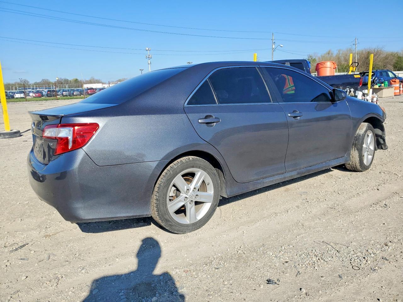 2014 Toyota Camry Se - Фото 3