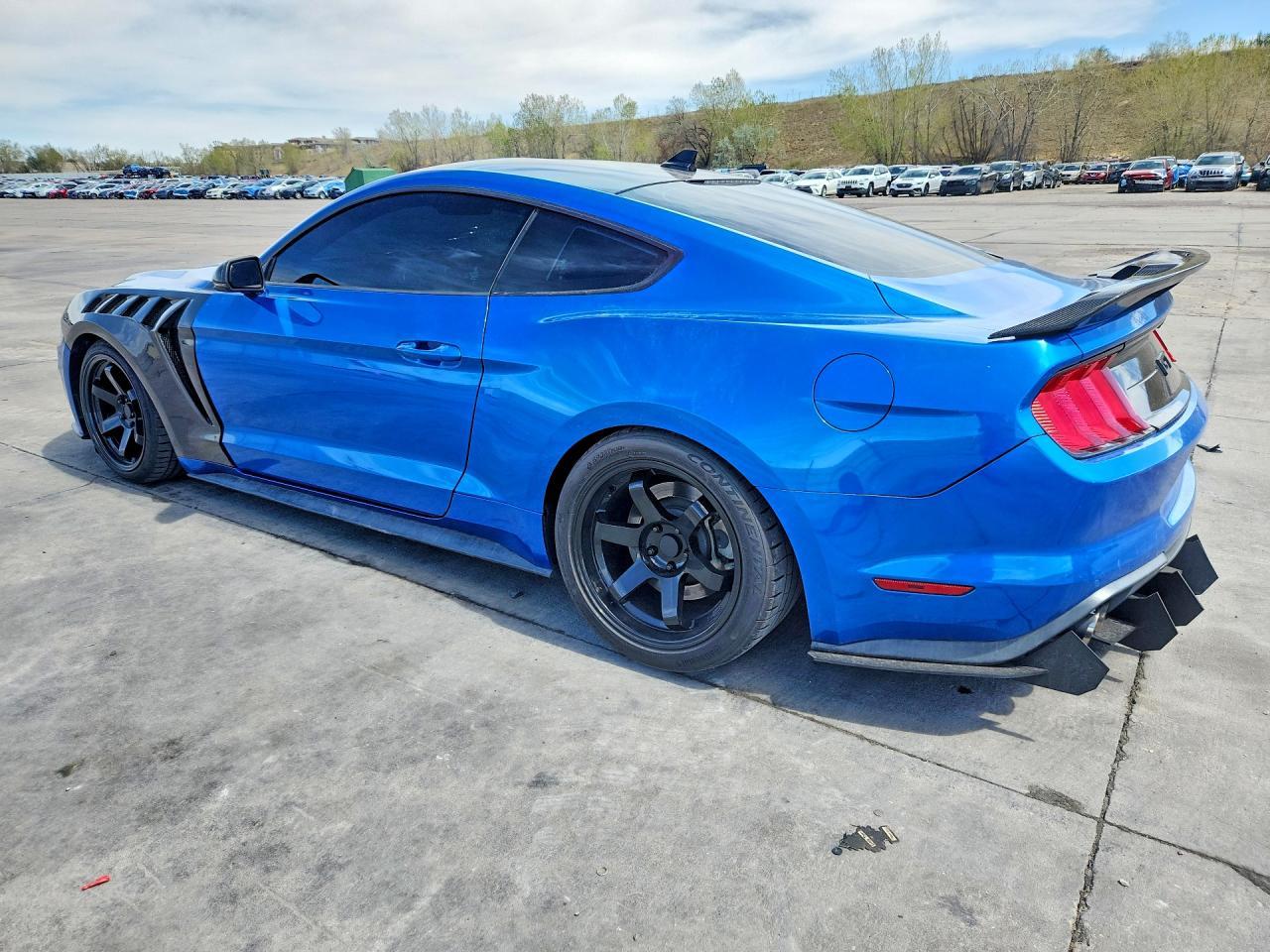 2021 Ford Mustang Gt - Фото 2