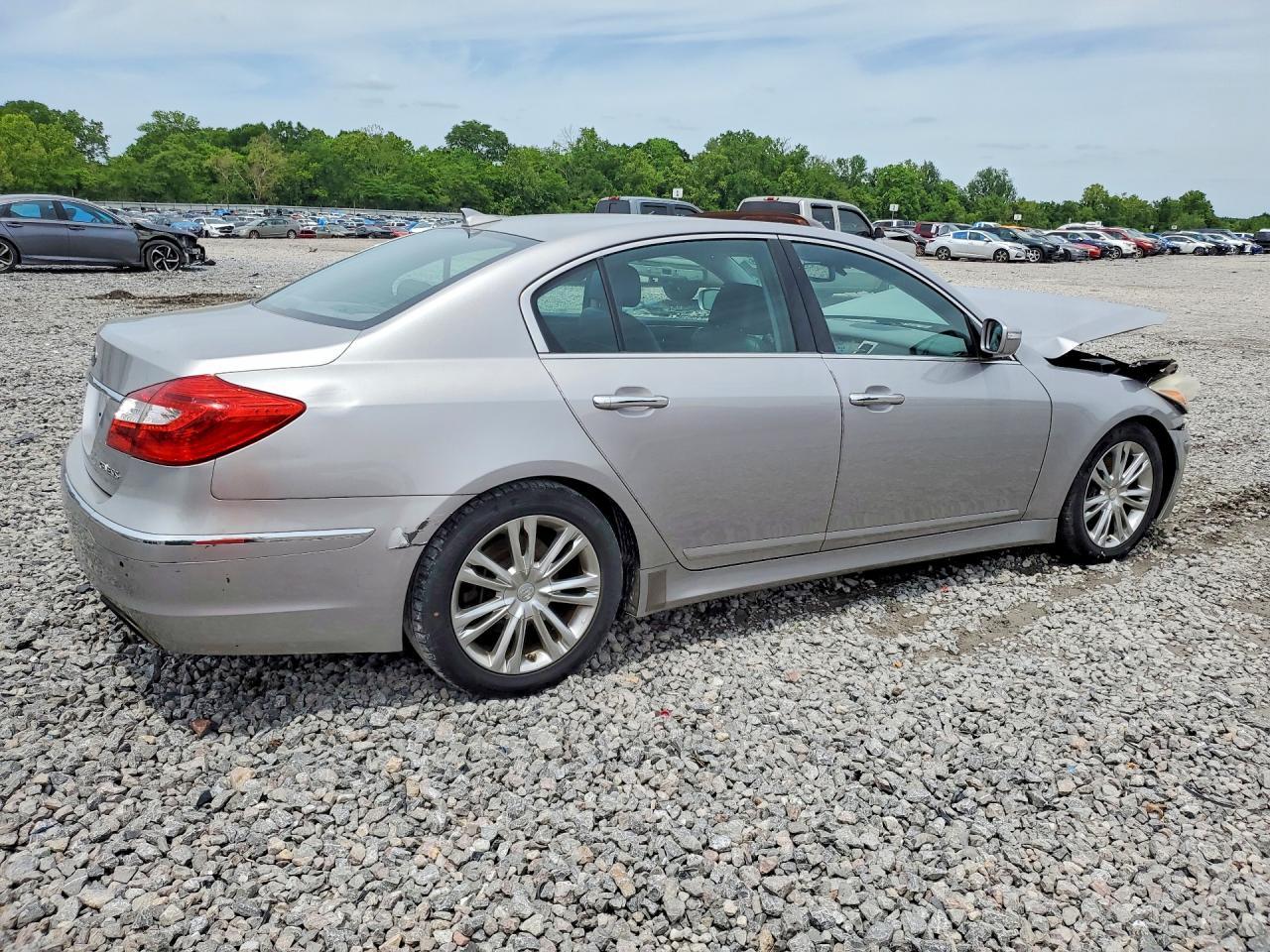 2013 Hyundai Genesis 3.8L - Image 3