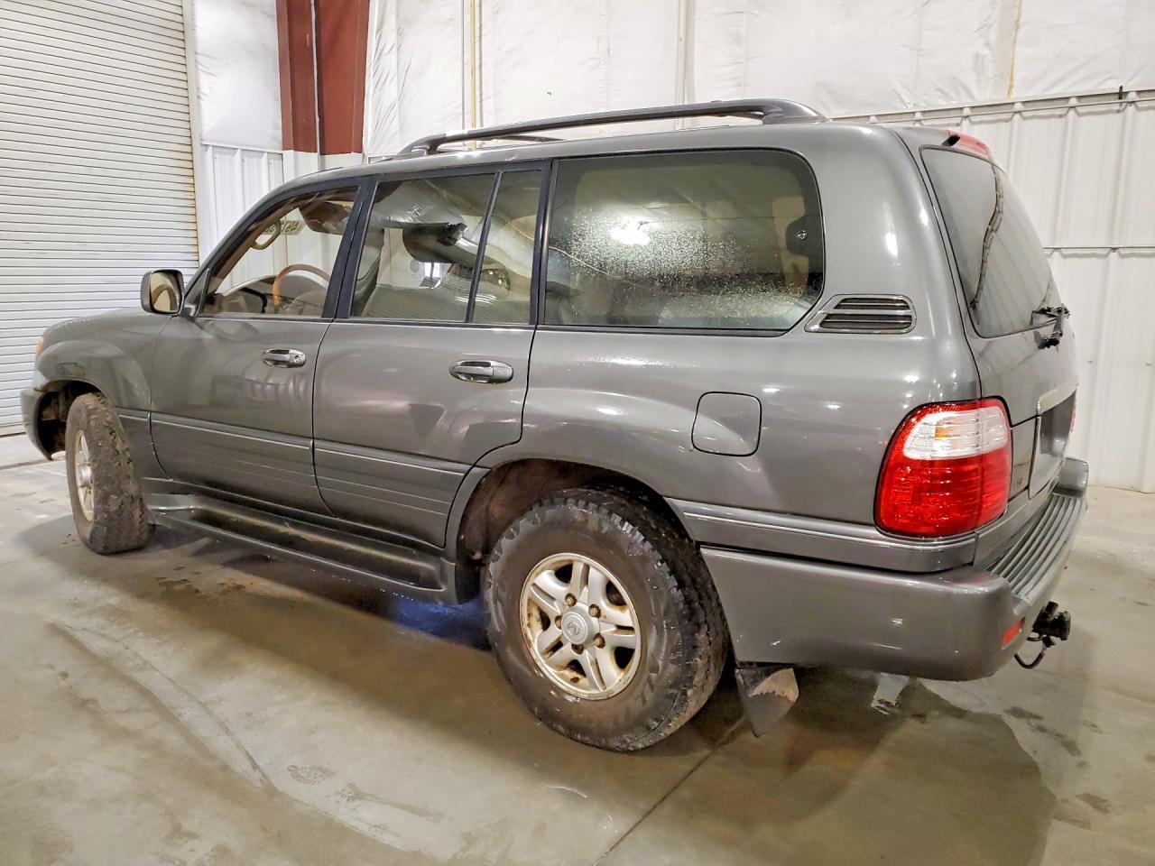 2000 Lexus Lx 470 Base - Image 2