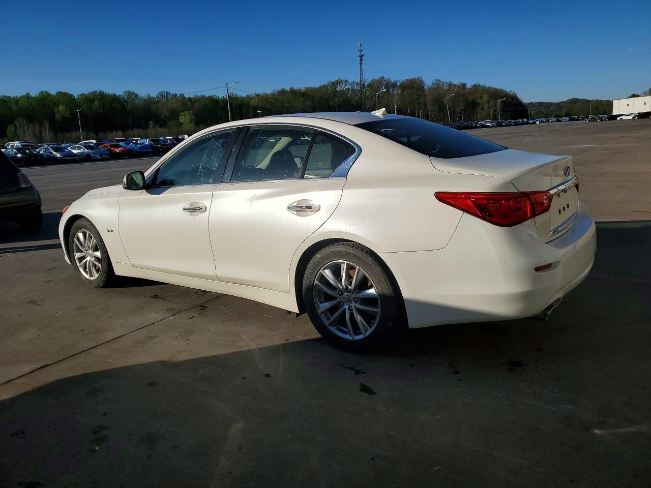 2017 Infiniti Q50 3.0T Premium - Фото 2