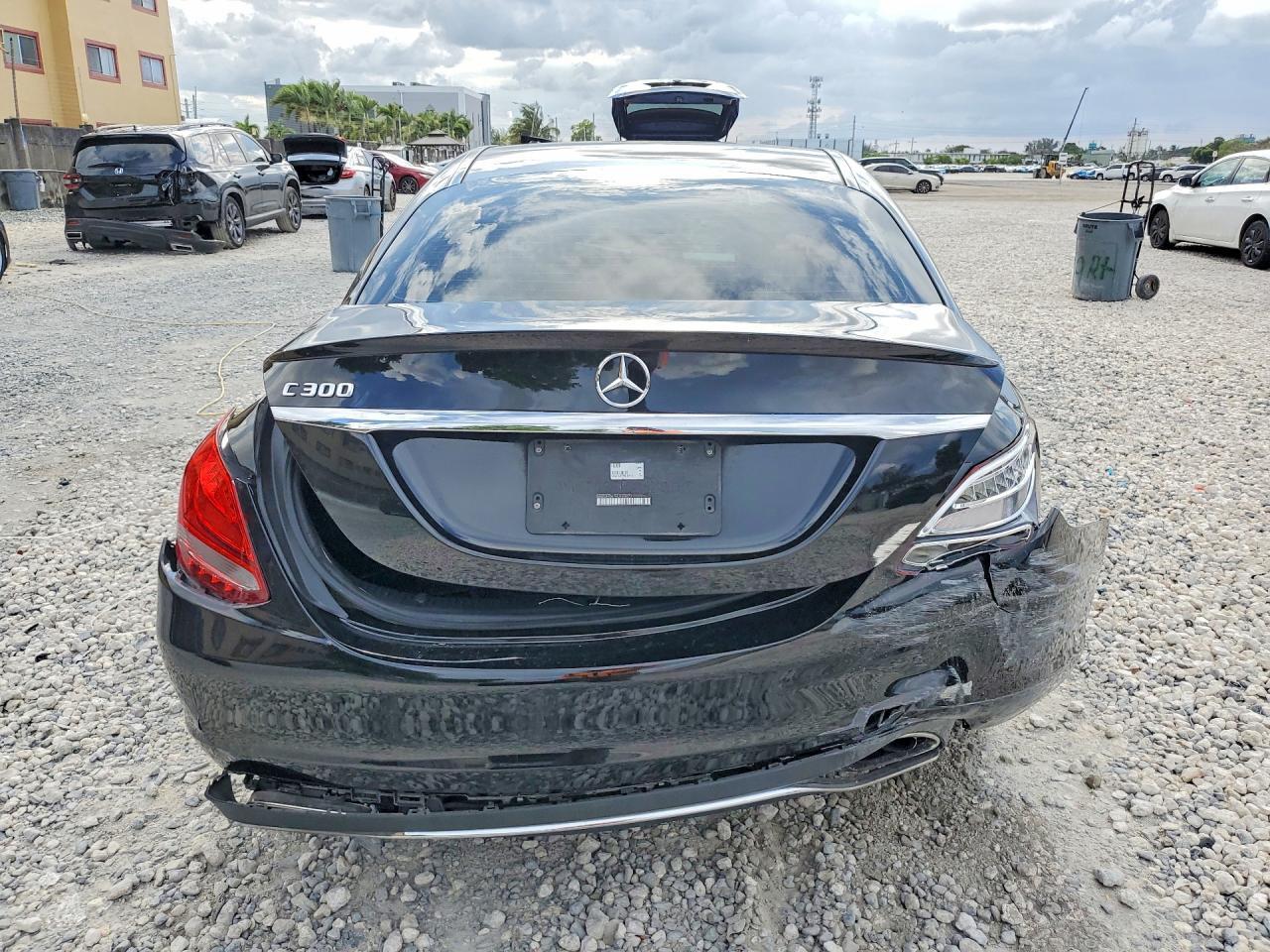2017 Mercedes-Benz C 300 - Image 6