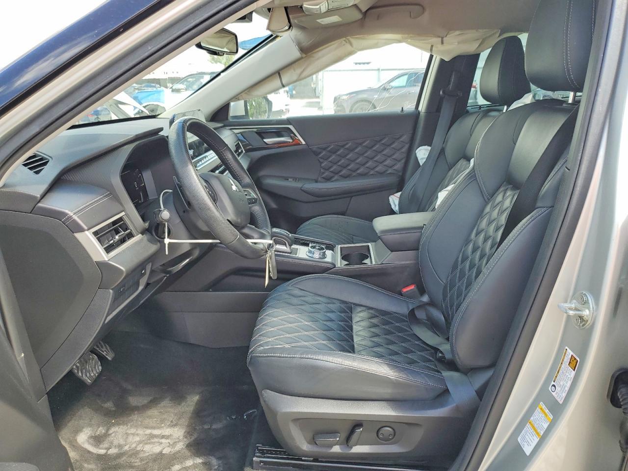 2023 Mitsubishi Outlander Sel - Image 7
