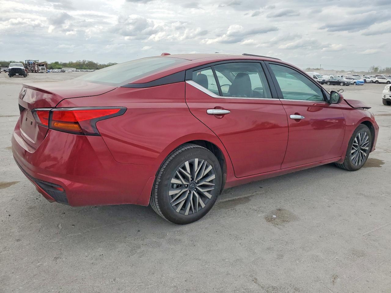 2025 Nissan Altima 2.5 Sv - Image 3