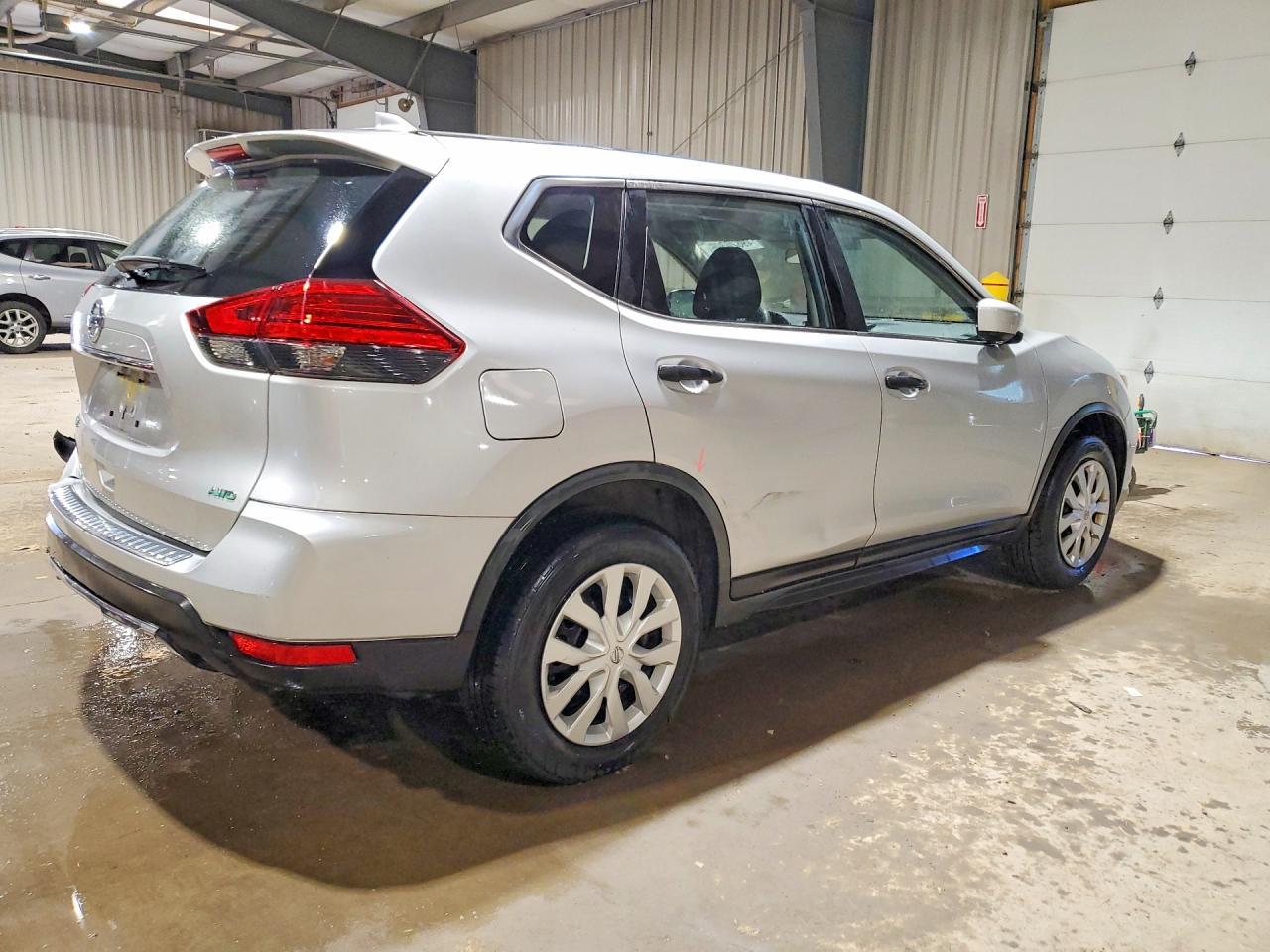 2017 Nissan Rogue S - Image 3