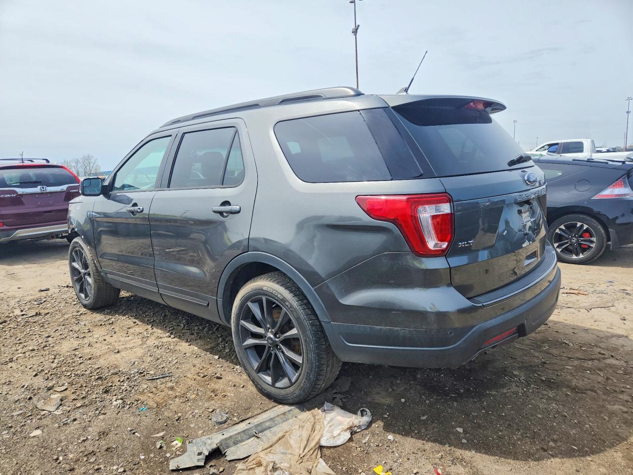 2018 Ford Explorer Xlt - Image 2