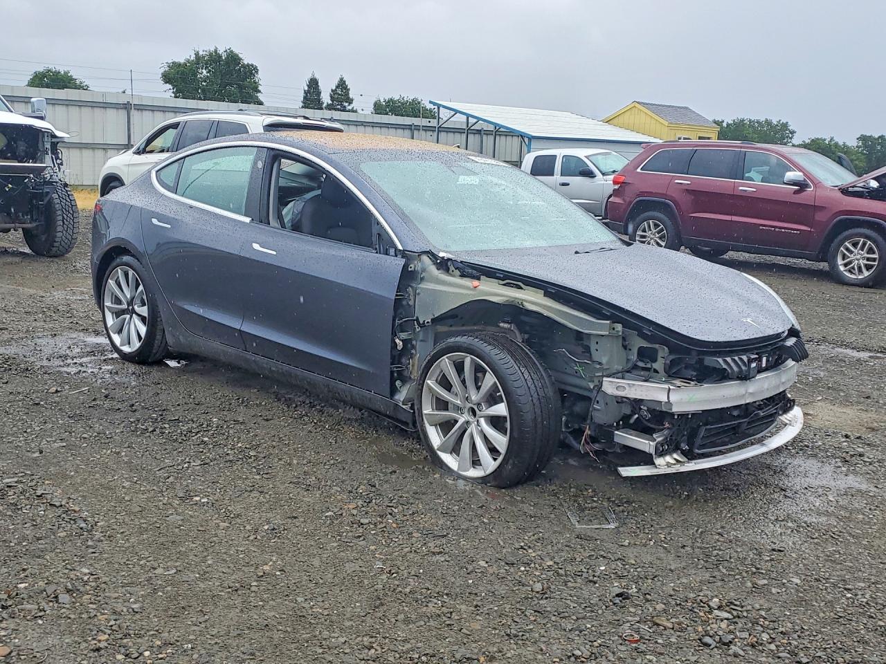 2018 Tesla Model 3 - Фото 4
