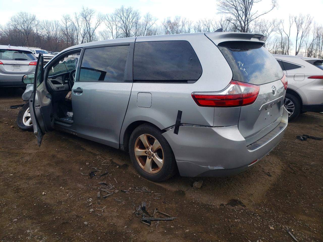 2020 Toyota Sienna L 7-Passenger - Фото 2