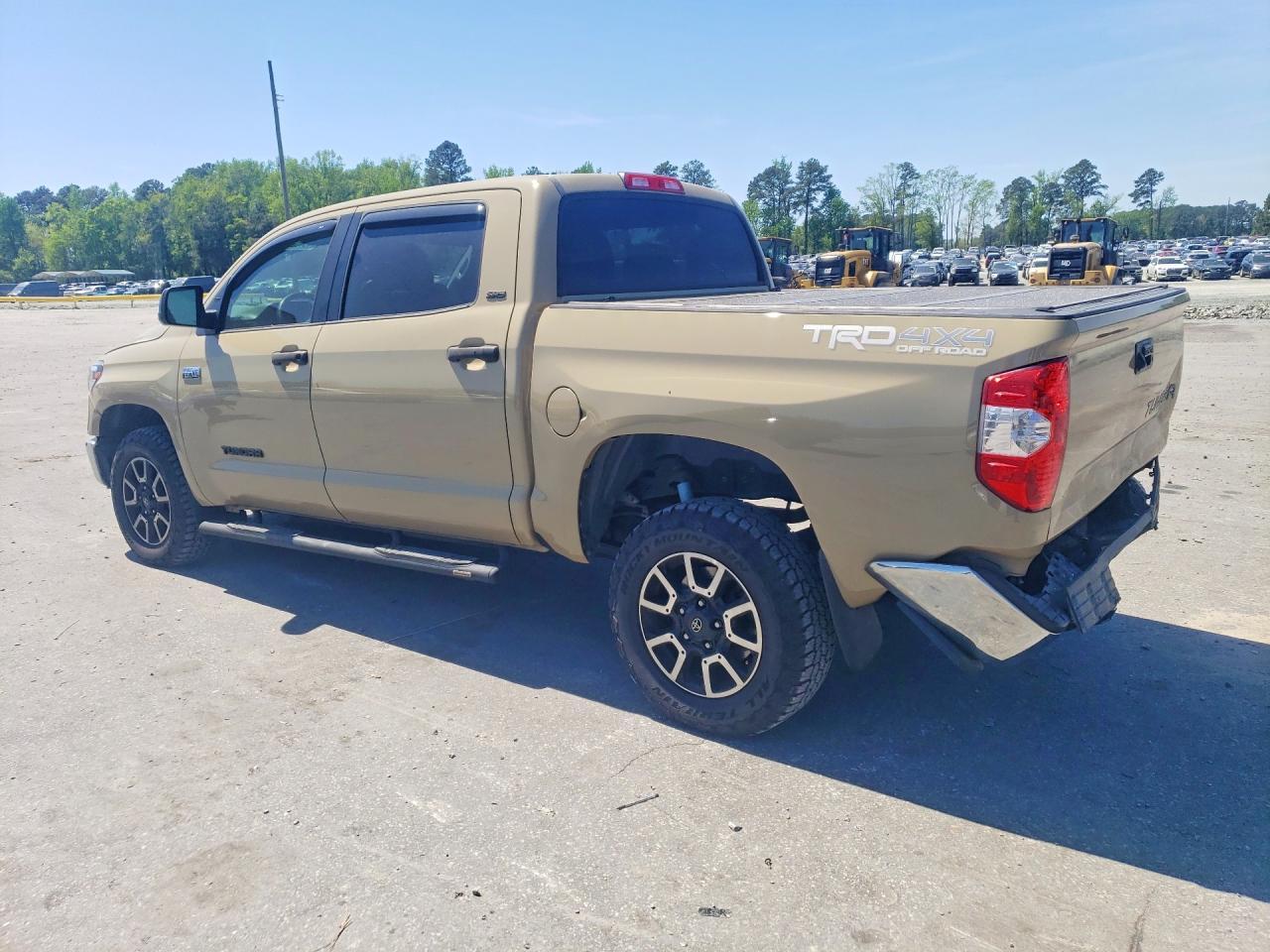 2017 Toyota Tundra Sr5 - Image 2