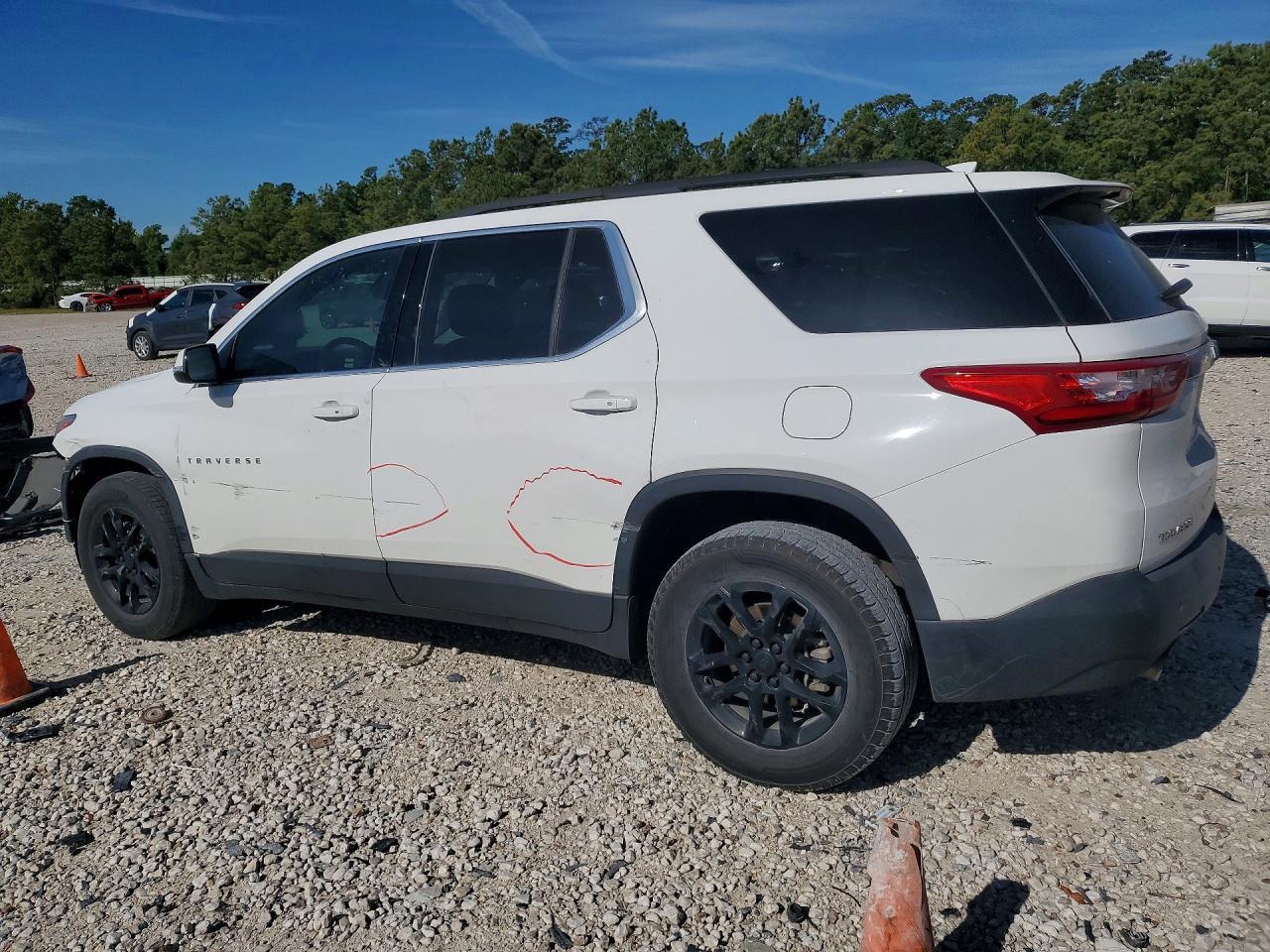 2020 Chevrolet Traverse Lt - Фото 2