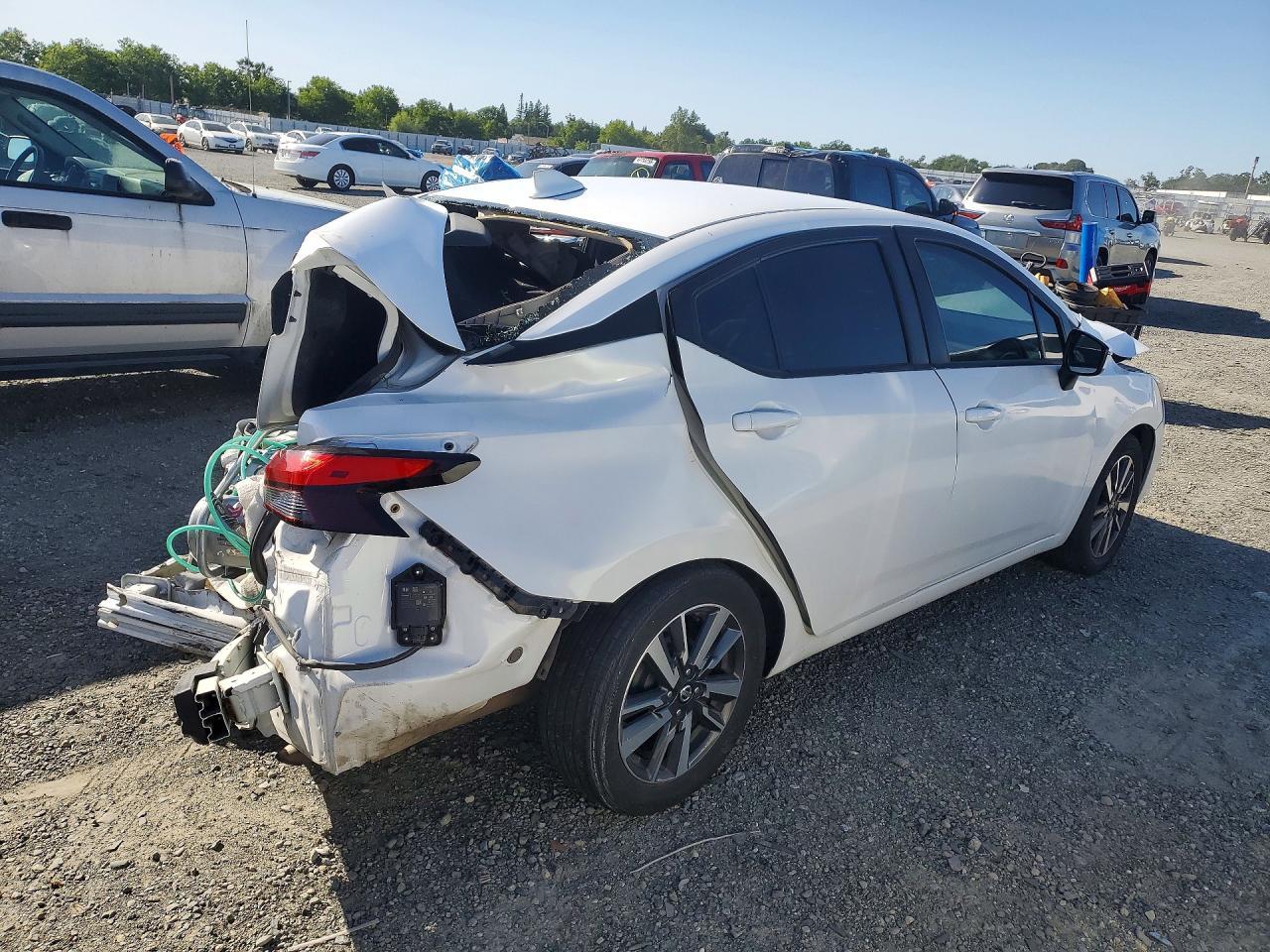 2021 Nissan Versa Sv - Image 3