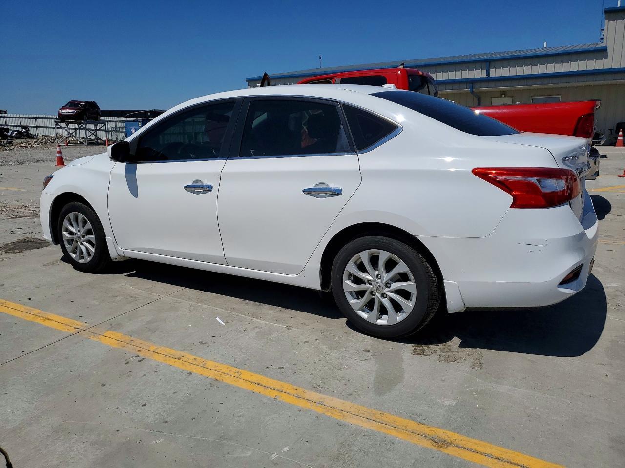 2018 Nissan Sentra - Фото 2