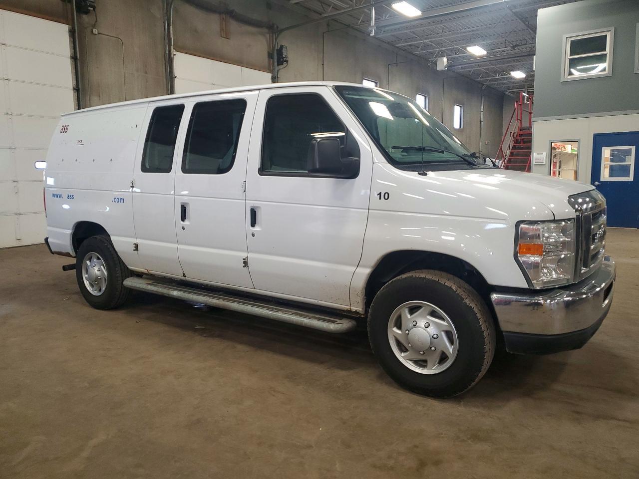 2013 Ford Econoline E250 Van - Фото 4