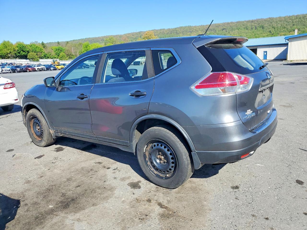 2016 Nissan Rogue S - Image 2