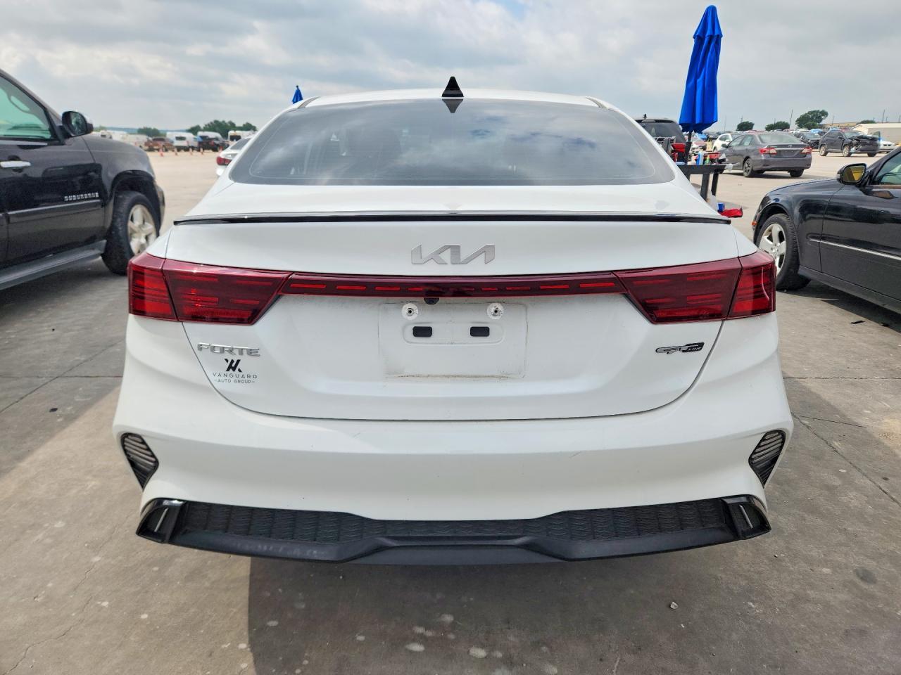 2024 Kia Forte Gt Line - Image 6