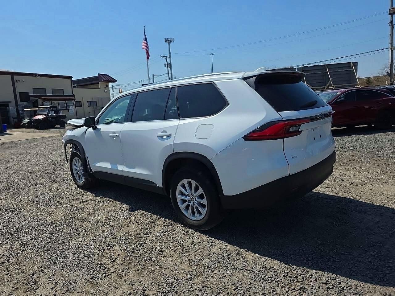 2024 Toyota Grand Highlander Xle - Image 2