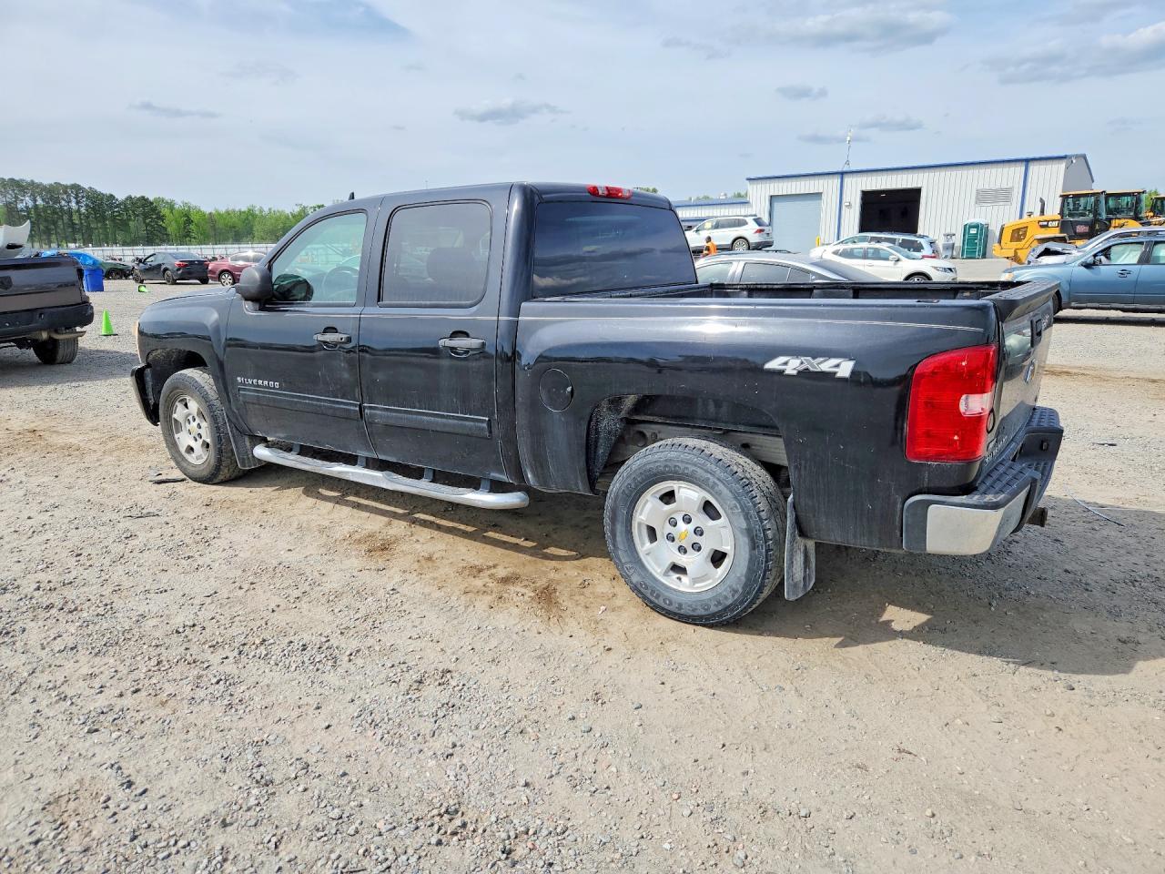 2010 Chevrolet Silverado K1500 Lt - Image 2